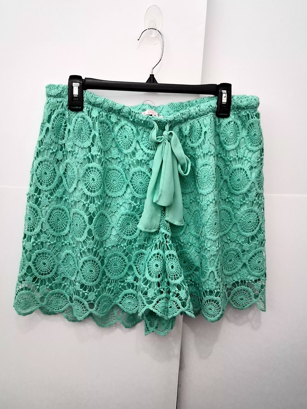 FREE 2 LUV Mint Lace Women’s Shorts with Tie Waist Size 1X